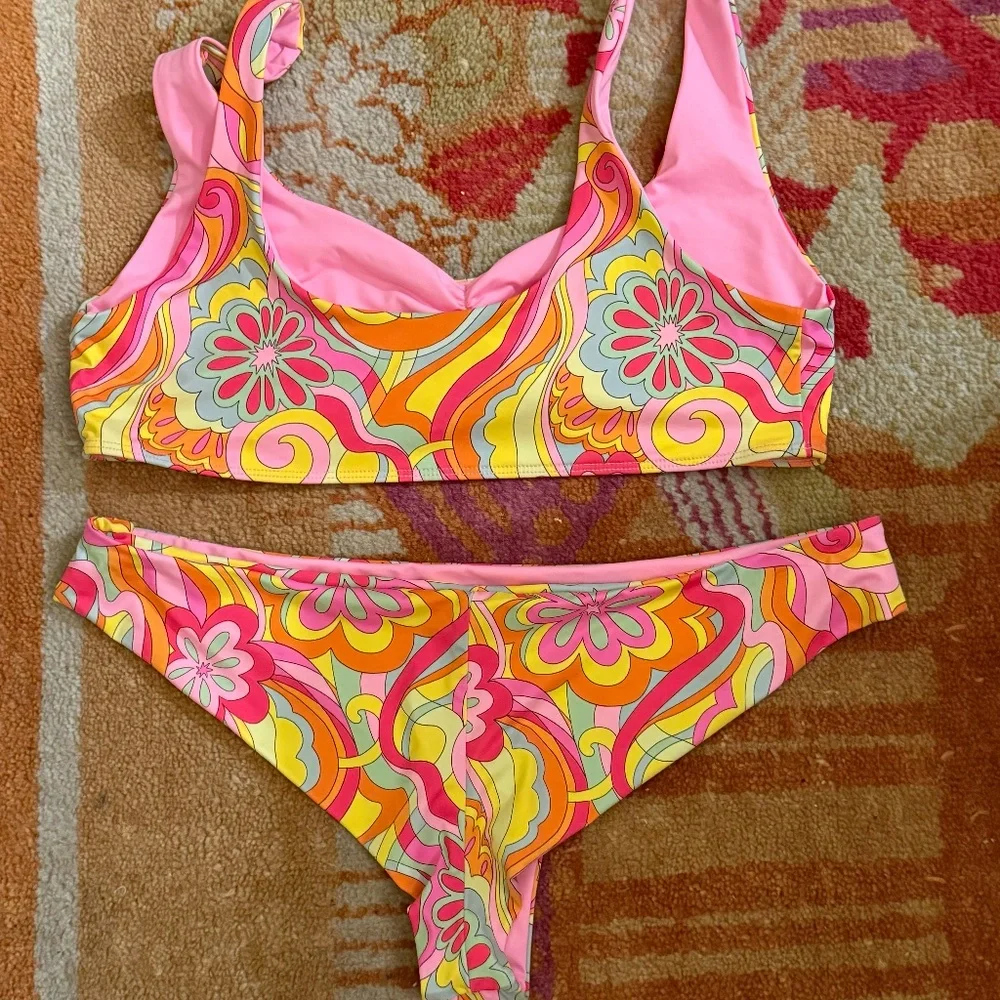 Frankie's Bikinis x Hailee Steinfeld far out swimsuit bikini Large L